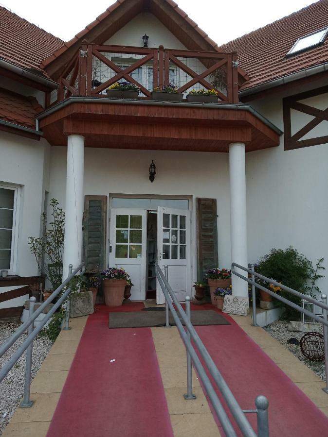 B&B Zrodlana 46 Olszyna  エクステリア 写真